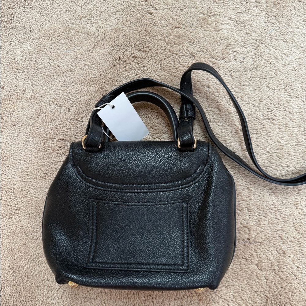 Chic Black Crossbody Bag - Picture 2 of 4